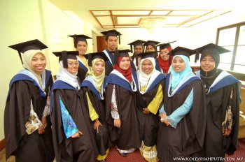 Convocation Ceremony: Bachelor of Commerce, Flinders University, Adelaide Australia