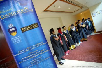 Convocation Ceremony: Bachelor of Commerce, Flinders University, Adelaide Australia