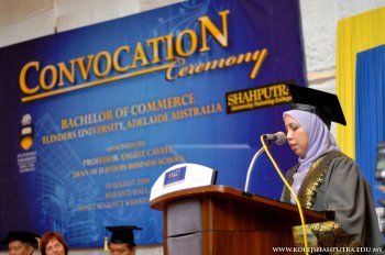 Convocation Ceremony: Bachelor of Commerce, Flinders University, Adelaide Australia