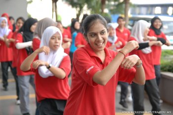 Senam Robik dan Tarian Poco-Poco