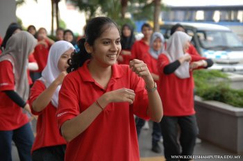 Senam Robik dan Tarian Poco-Poco