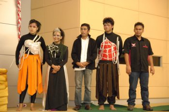 Prebiu Teater: Bukan Cinta Biasa