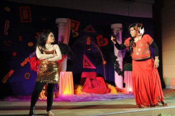 Teater : Alahai Dona