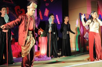 Teater : Alahai Dona