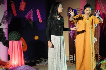 Teater : Alahai Dona