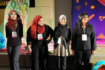 Teater : Alahai Dona