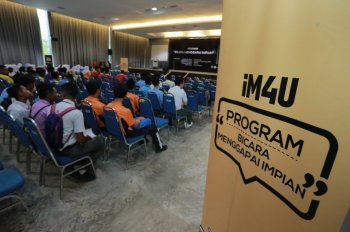 Program Bicara Menggapai Impian IM4U bersama Widad College dan PERHATI