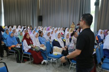 Program Bicara Menggapai Impian IM4U bersama Widad College dan PERHATI