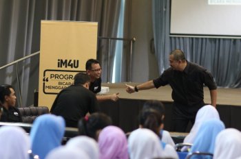 Program Bicara Menggapai Impian IM4U bersama Widad College dan PERHATI