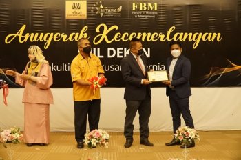 Anugerah Kecemerlangan Sijil Dekan - Fakulti Pengurusan & Perniagaan