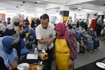 Kelentang Kelentung Widad (Kolaborasi Bersama KEMAS)