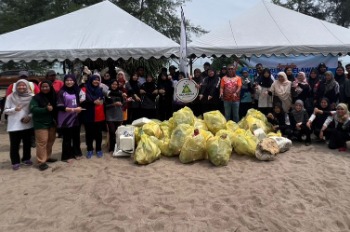 Program gotong-royong sambutan Hari Kesukarelawan Belia Malaysia